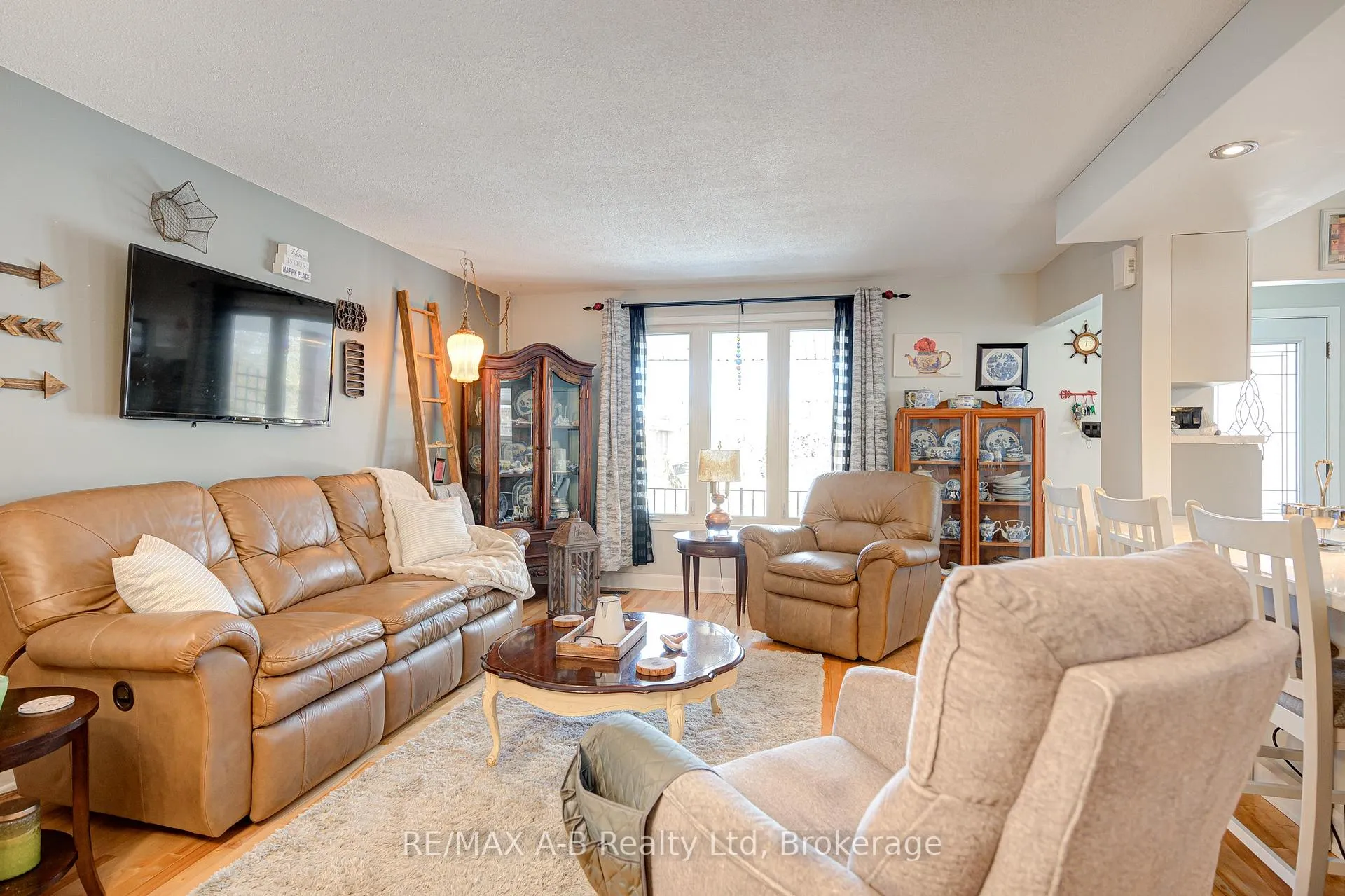 Photo 16 of 231 Whitelock Street, Stratford — HOMEH