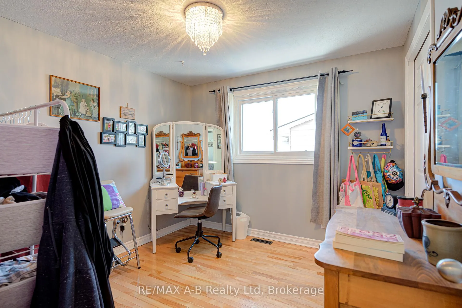 Photo 21 of 231 Whitelock Street, Stratford — HOMEH