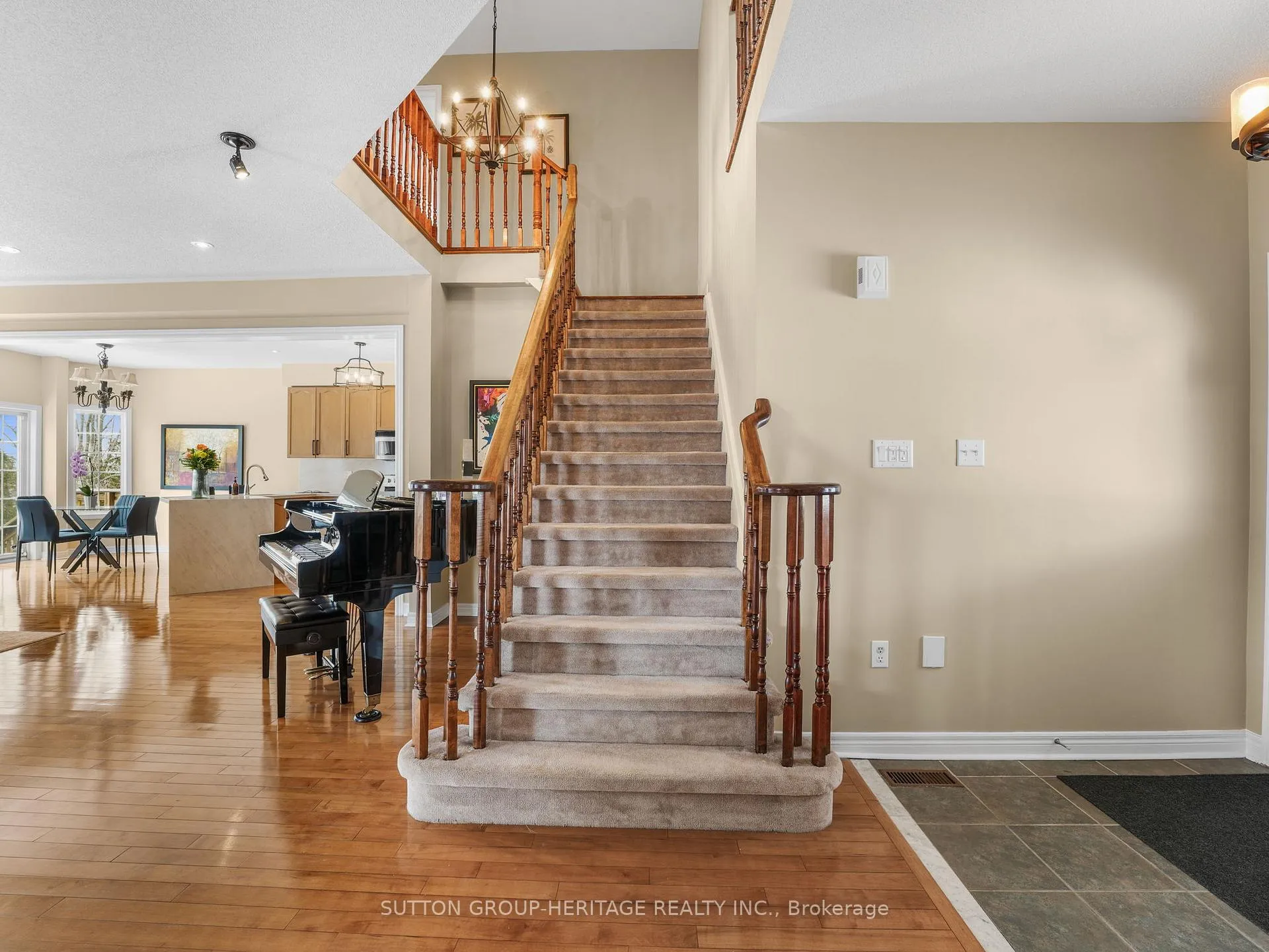 Photo 5 of 21 Sheldon Drive, Ajax, Central — HOMEH