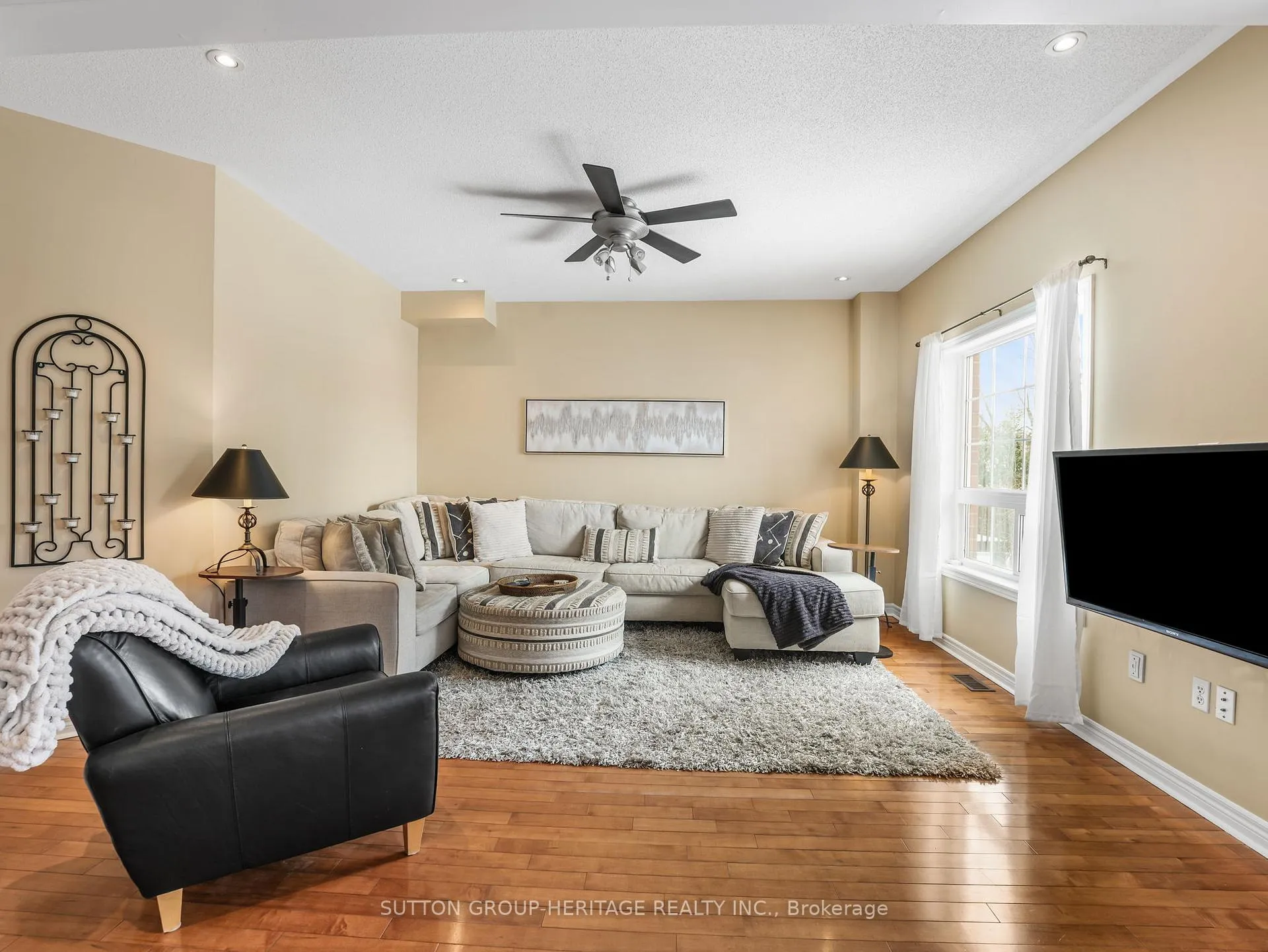 Photo 6 of 21 Sheldon Drive, Ajax, Central — HOMEH