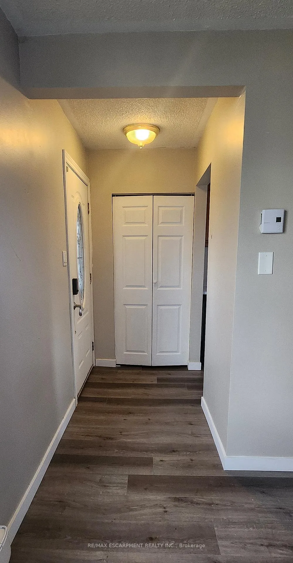 Photo 2 of 25 Sheldon Street, Brantford — HOMEH