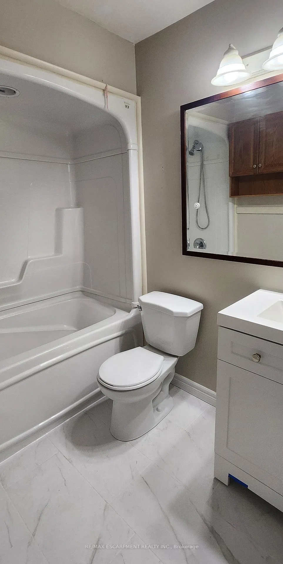 Photo 12 of 25 Sheldon Street, Brantford — HOMEH