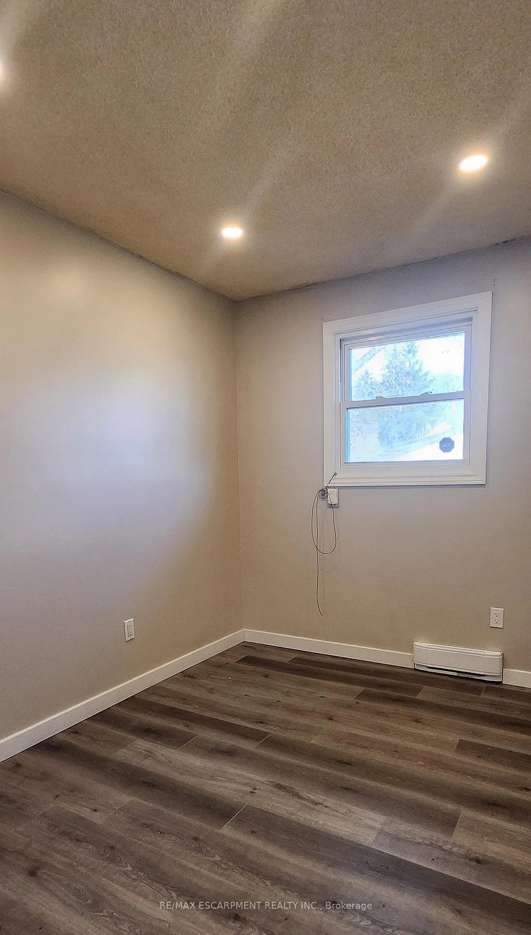 Photo 14 of 25 Sheldon Street, Brantford — HOMEH