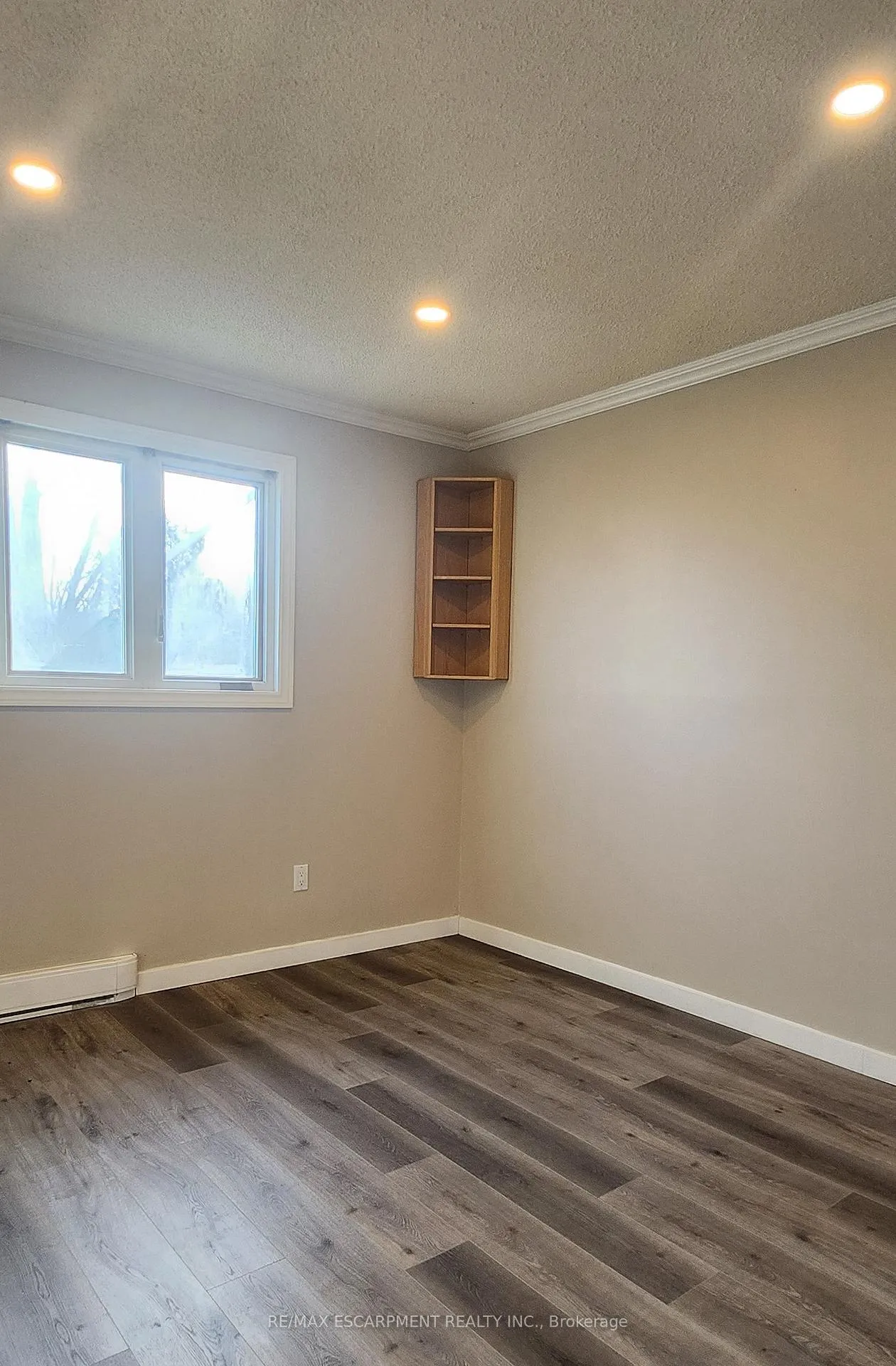 Photo 17 of 25 Sheldon Street, Brantford — HOMEH