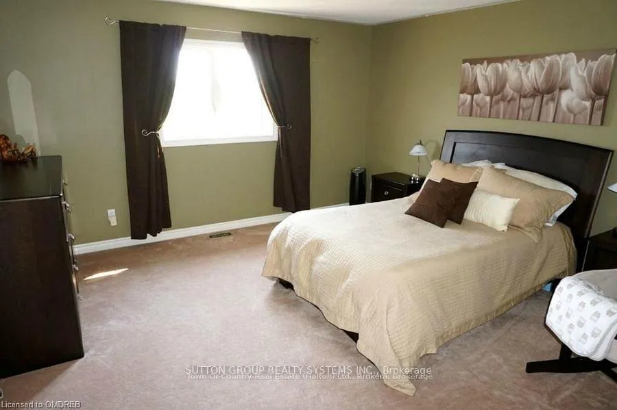 Photo 4 of 325 Hobbs Crescent, Milton, Clarke — HOMEH