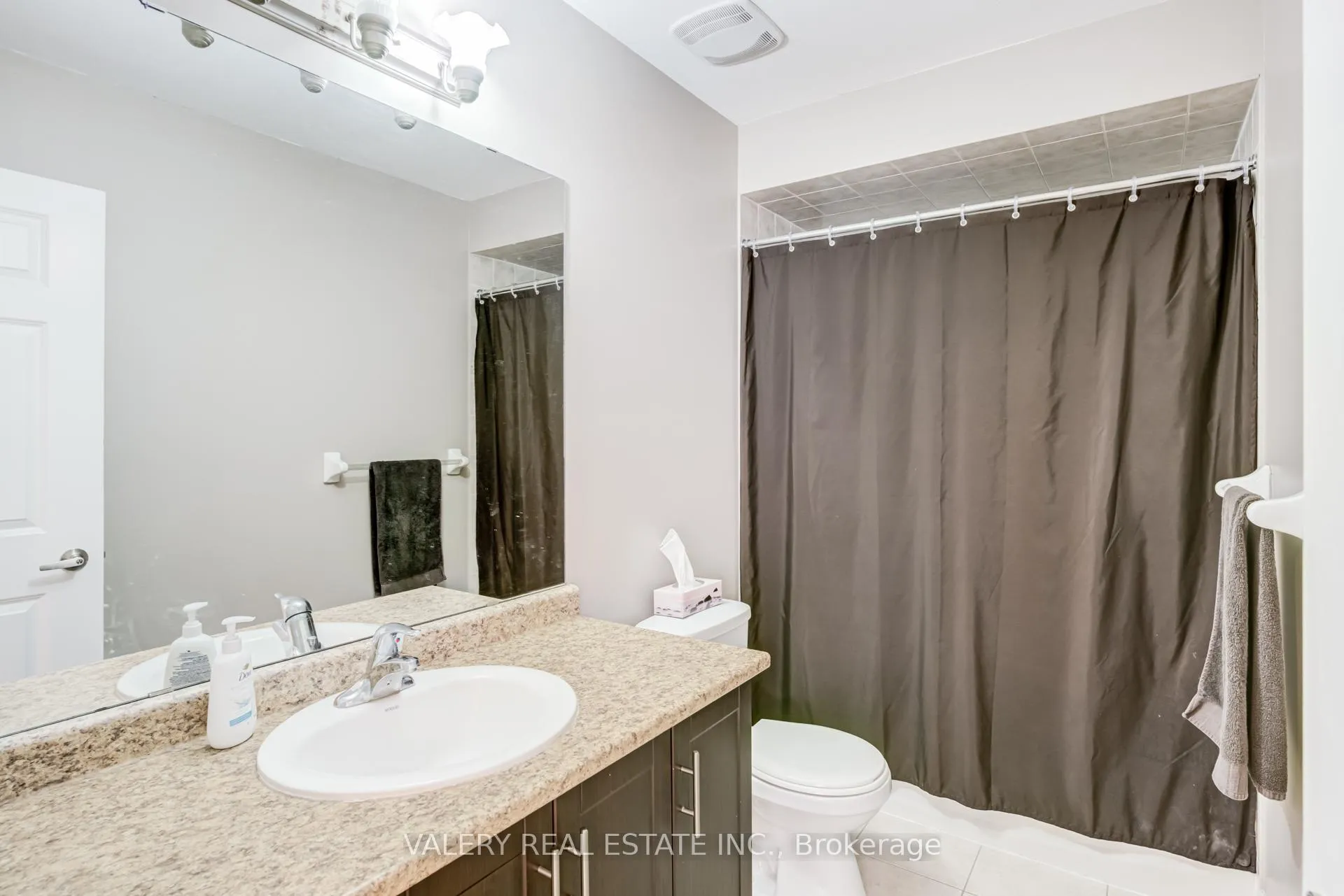 Photo 20 of 63 Bathgate Crescent, Clarington, Courtice — HOMEH
