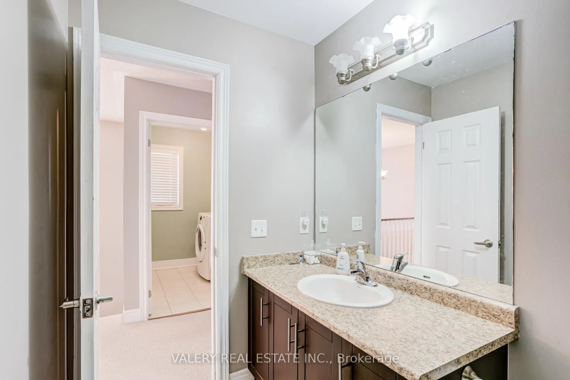 Photo 21 of 63 Bathgate Crescent, Clarington, Courtice — HOMEH