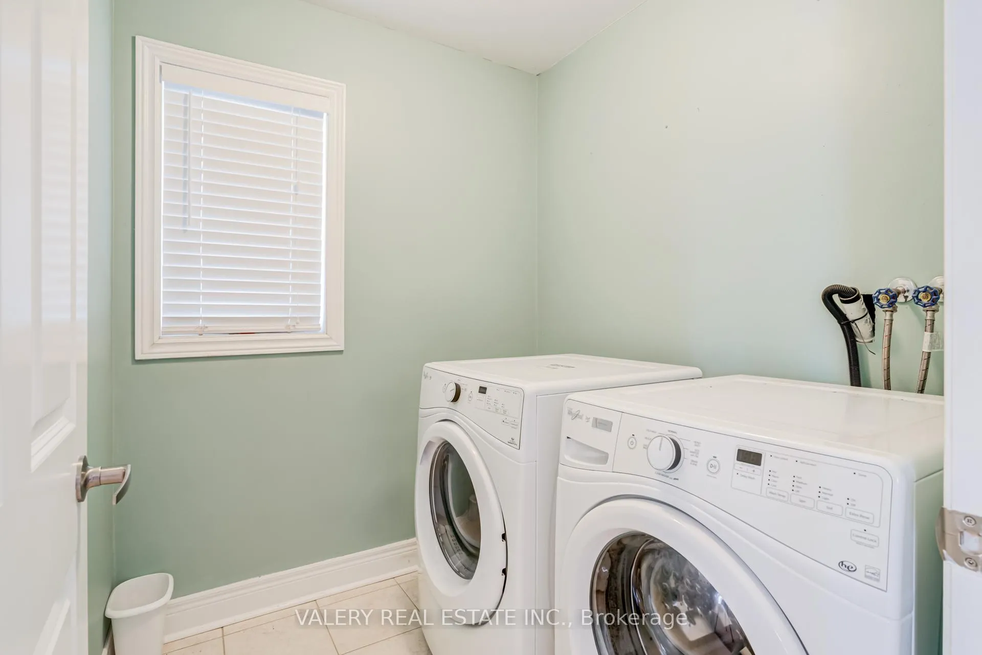 Photo 22 of 63 Bathgate Crescent, Clarington, Courtice — HOMEH