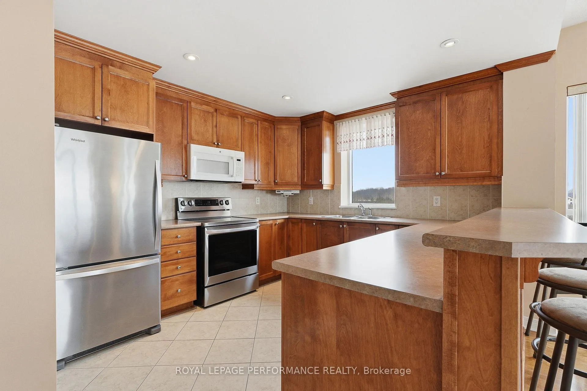 Photo 2 of Unit 411, 955 Beauparc Private, Ottawa, Cyrville — HOMEH