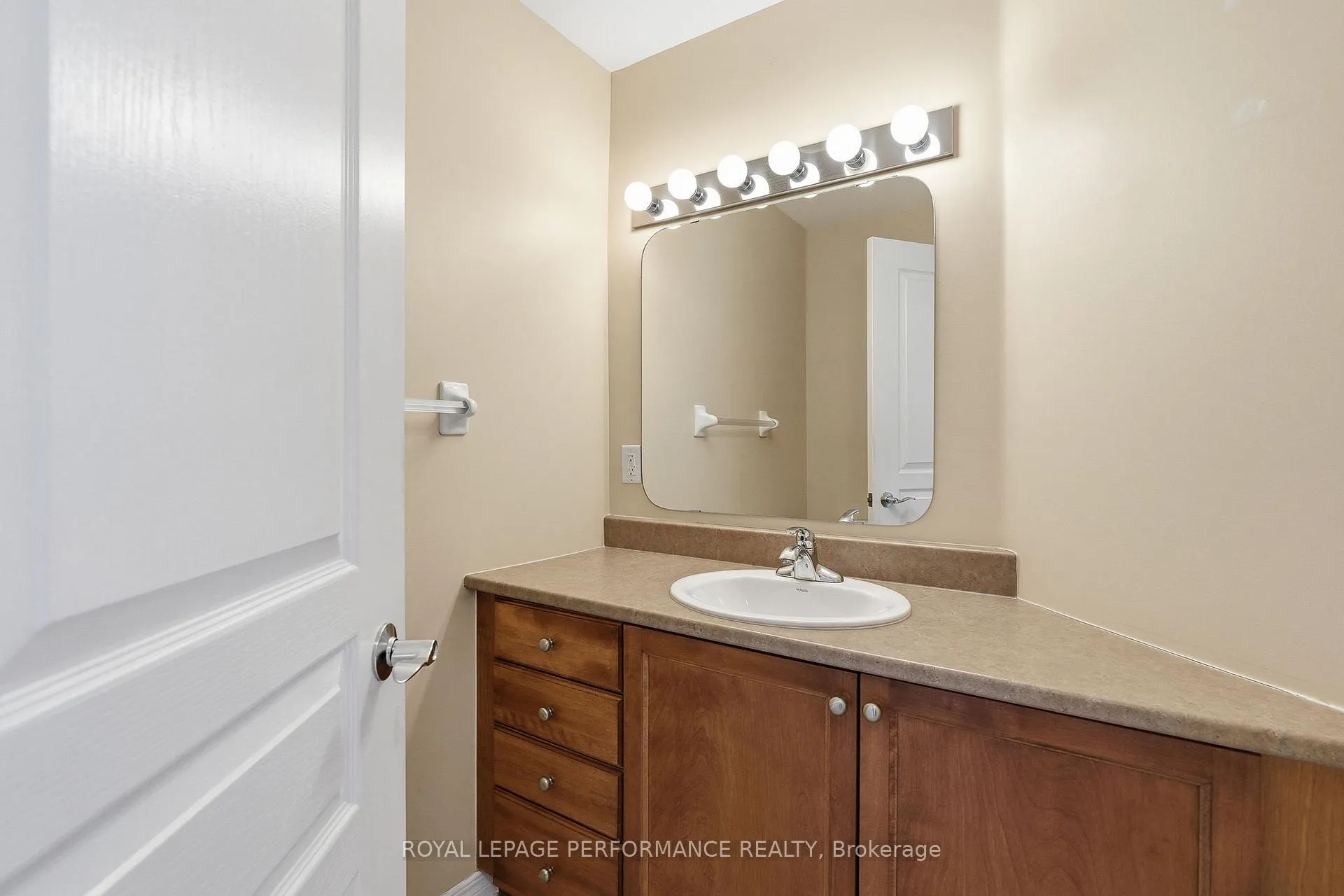 Photo 10 of Unit 411, 955 Beauparc Private, Ottawa, Cyrville — HOMEH