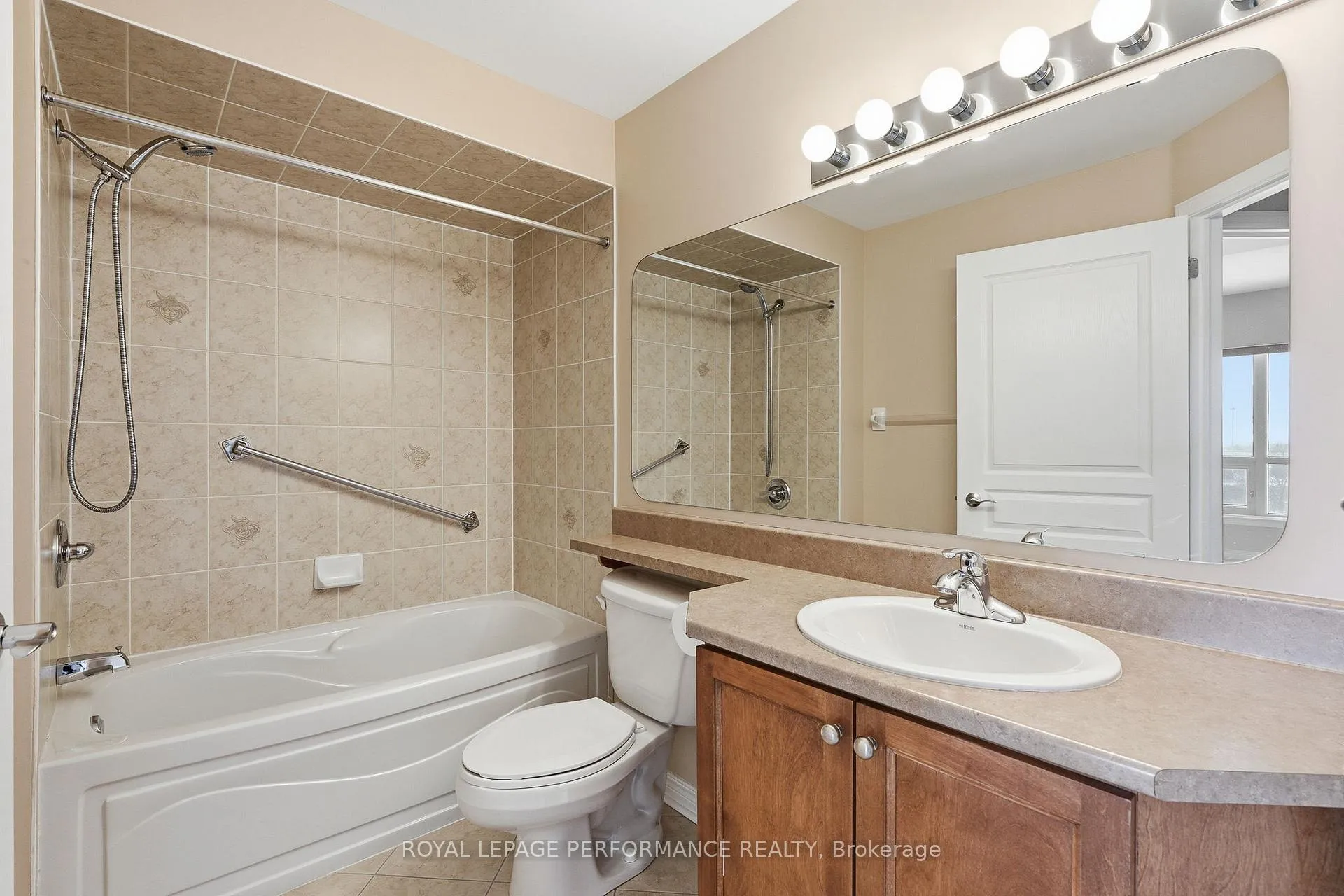Photo 14 of Unit 411, 955 Beauparc Private, Ottawa, Cyrville — HOMEH
