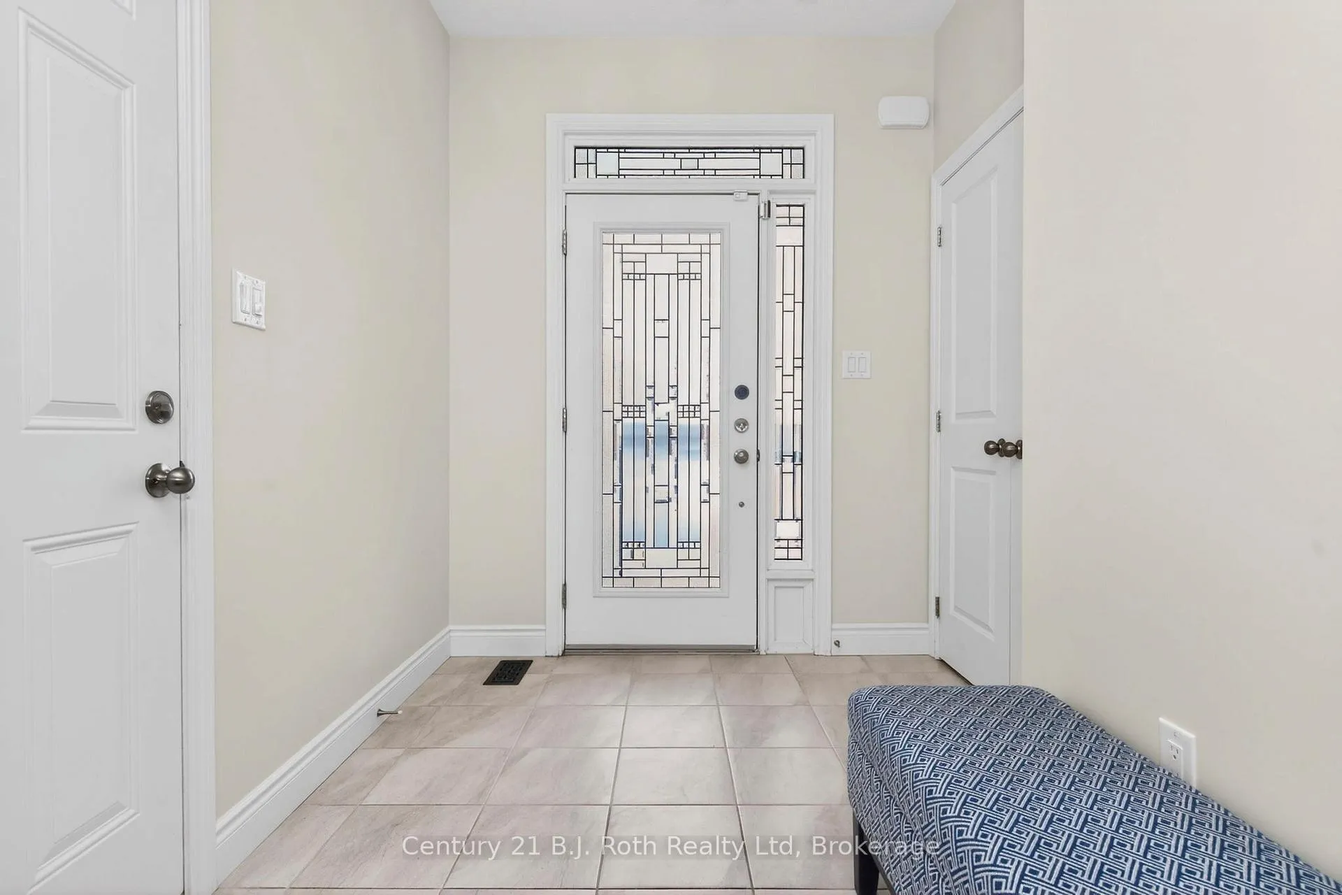 Photo 6 of 53 Hunter Avenue, Tay, Victoria Harbour — HOMEH