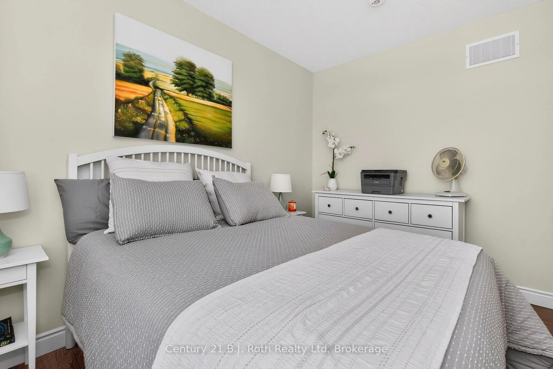 Photo 22 of 53 Hunter Avenue, Tay, Victoria Harbour — HOMEH