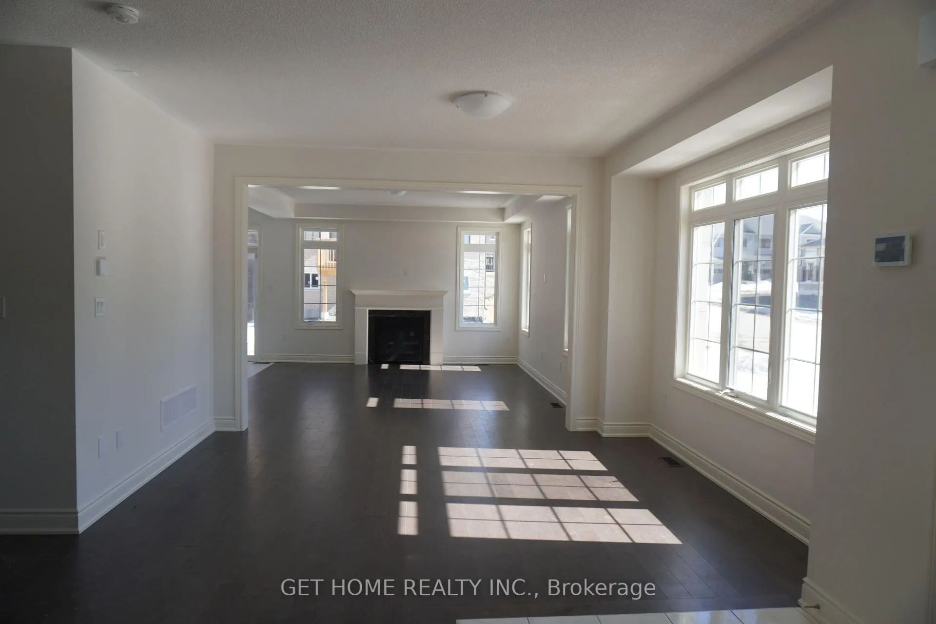 Photo 4 of 2107 Binbrook Drive, Oshawa, Kedron — HOMEH