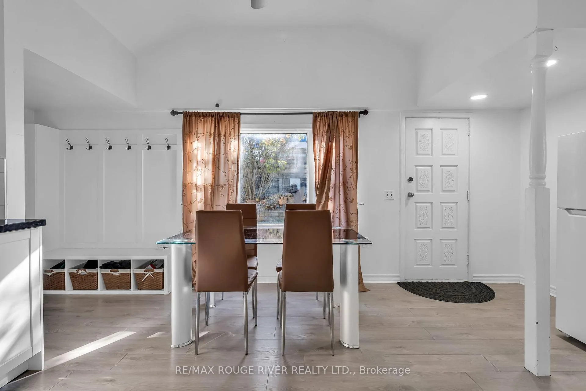 Photo 7 of 5482 lakeshore Drive, Hamilton Township, Rural Hamilton — HOMEH