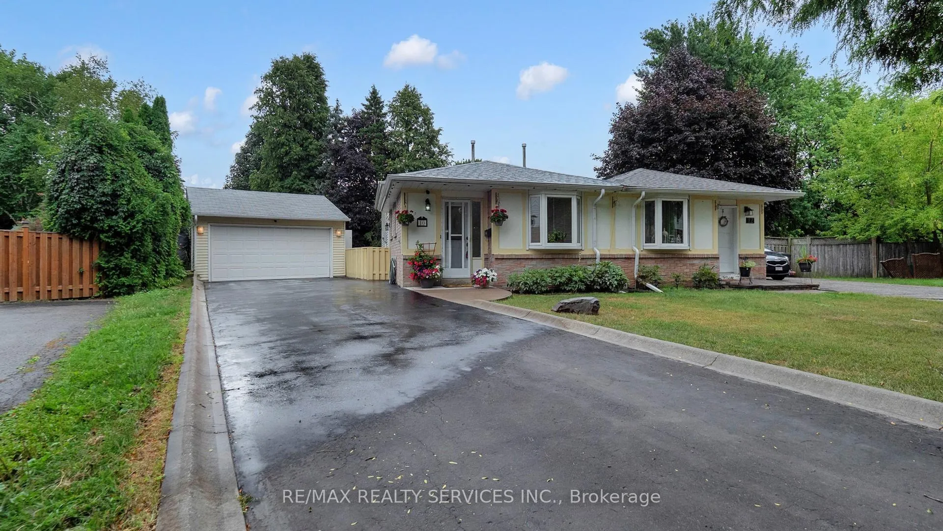 Photo 1 of 10 Minton Place, Brampton, Central Park — HOMEH