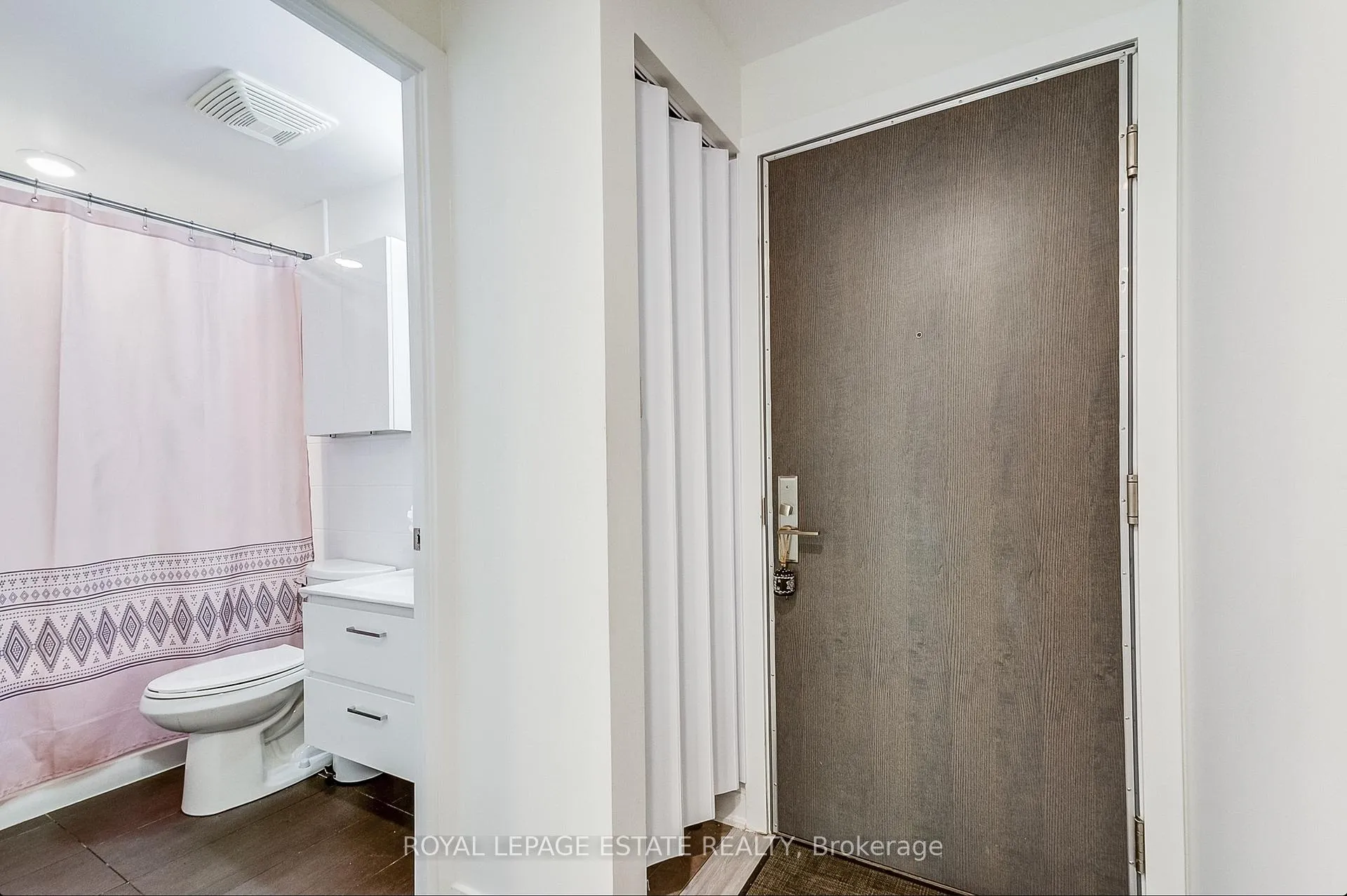 Photo 6 of Unit 306, 1960 Queen Street E, Toronto, The Beaches — HOMEH