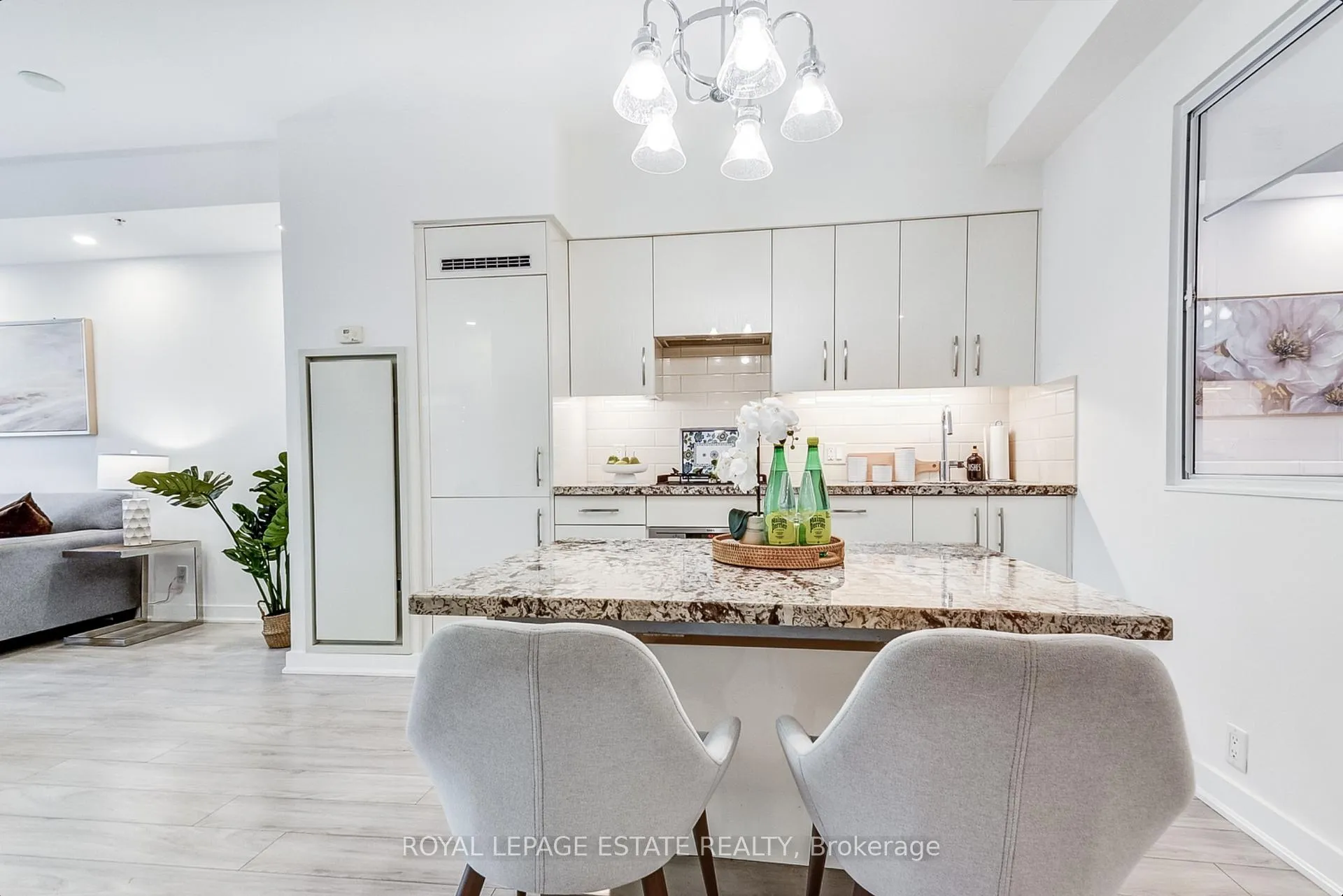 Photo 13 of Unit 306, 1960 Queen Street E, Toronto, The Beaches — HOMEH