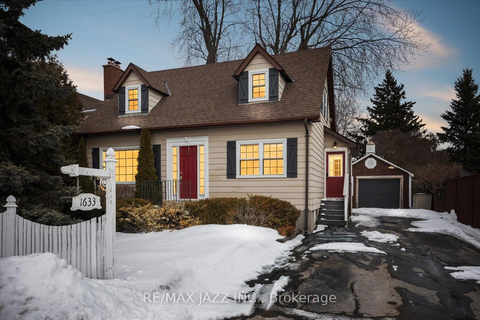 Photo 2 of 1633 Charles Street, Whitby, Port Whitby — HOMEH