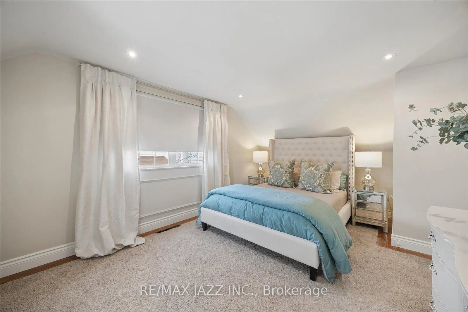 Photo 16 of 1633 Charles Street, Whitby, Port Whitby — HOMEH