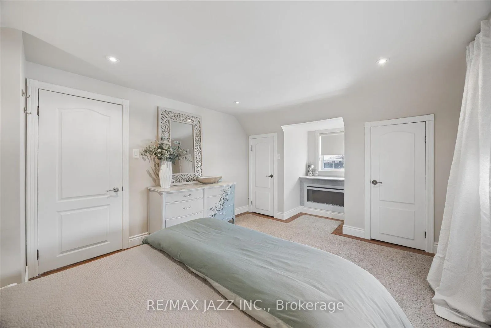 Photo 17 of 1633 Charles Street, Whitby, Port Whitby — HOMEH
