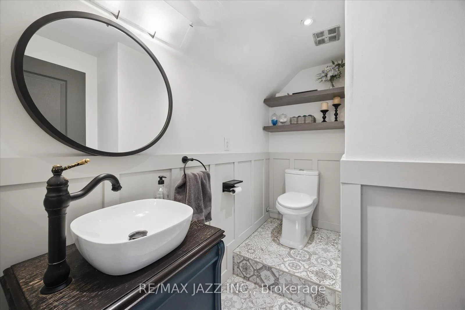 Photo 21 of 1633 Charles Street, Whitby, Port Whitby — HOMEH