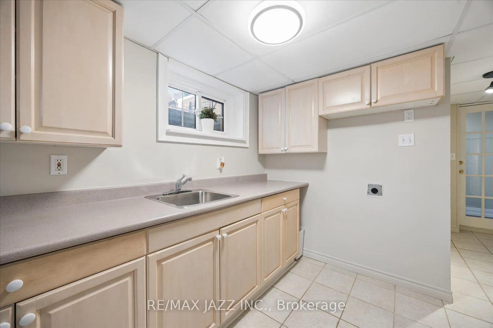 Photo 24 of 1633 Charles Street, Whitby, Port Whitby — HOMEH
