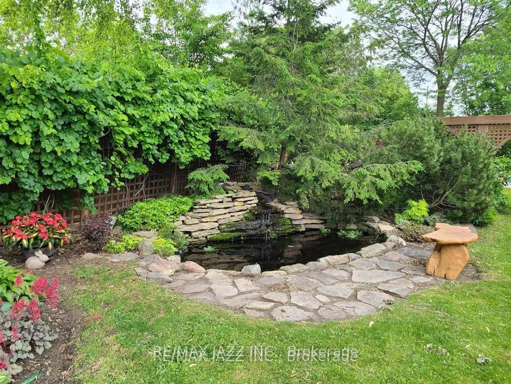 Photo 37 of 1633 Charles Street, Whitby, Port Whitby — HOMEH