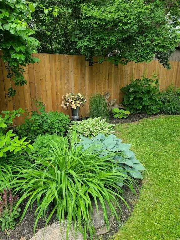 Photo 39 of 1633 Charles Street, Whitby, Port Whitby — HOMEH