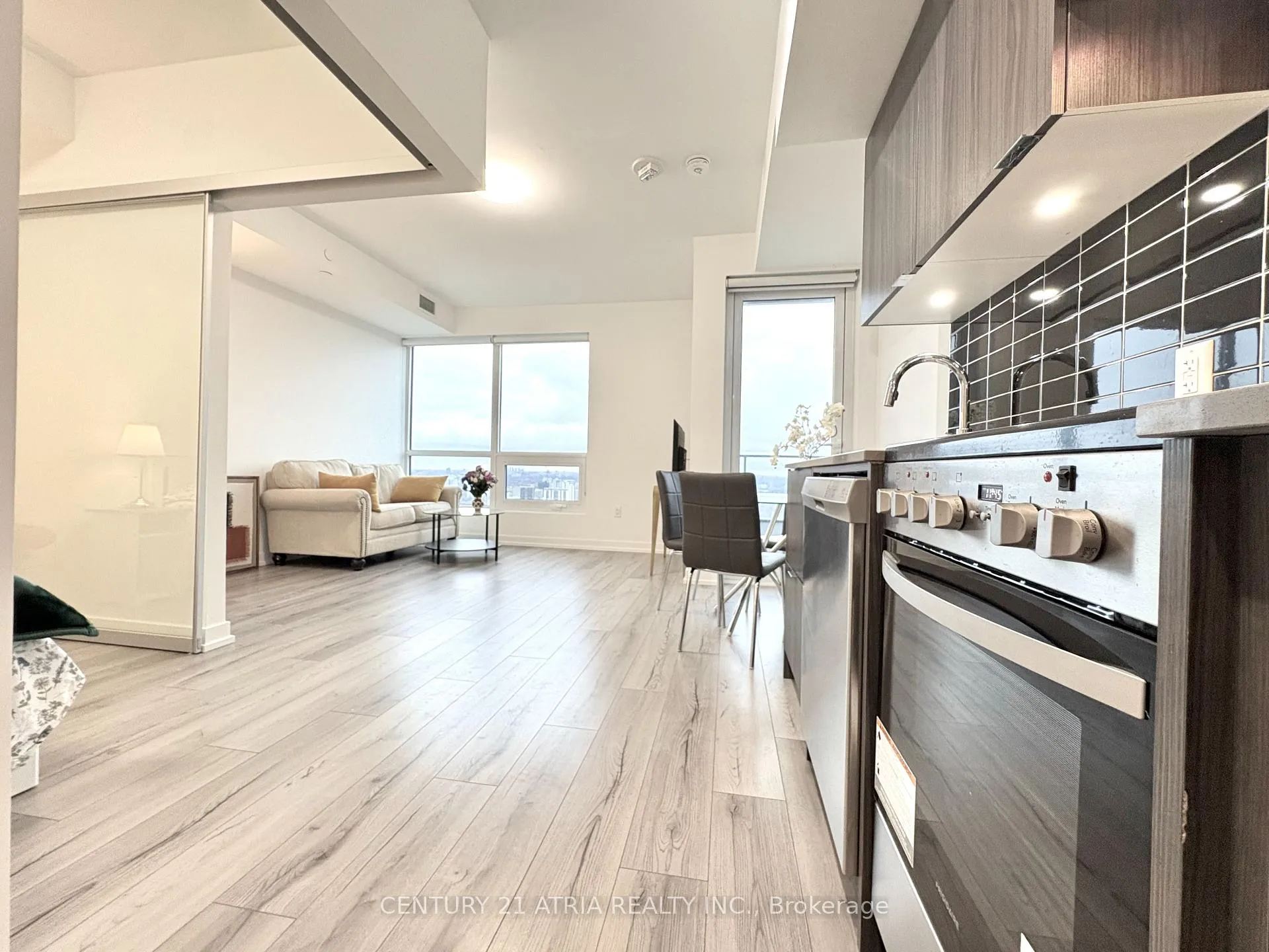 Photo 3 of Unit 5206, 395 Bloor Street E, Toronto, North St. James Town — HOMEH