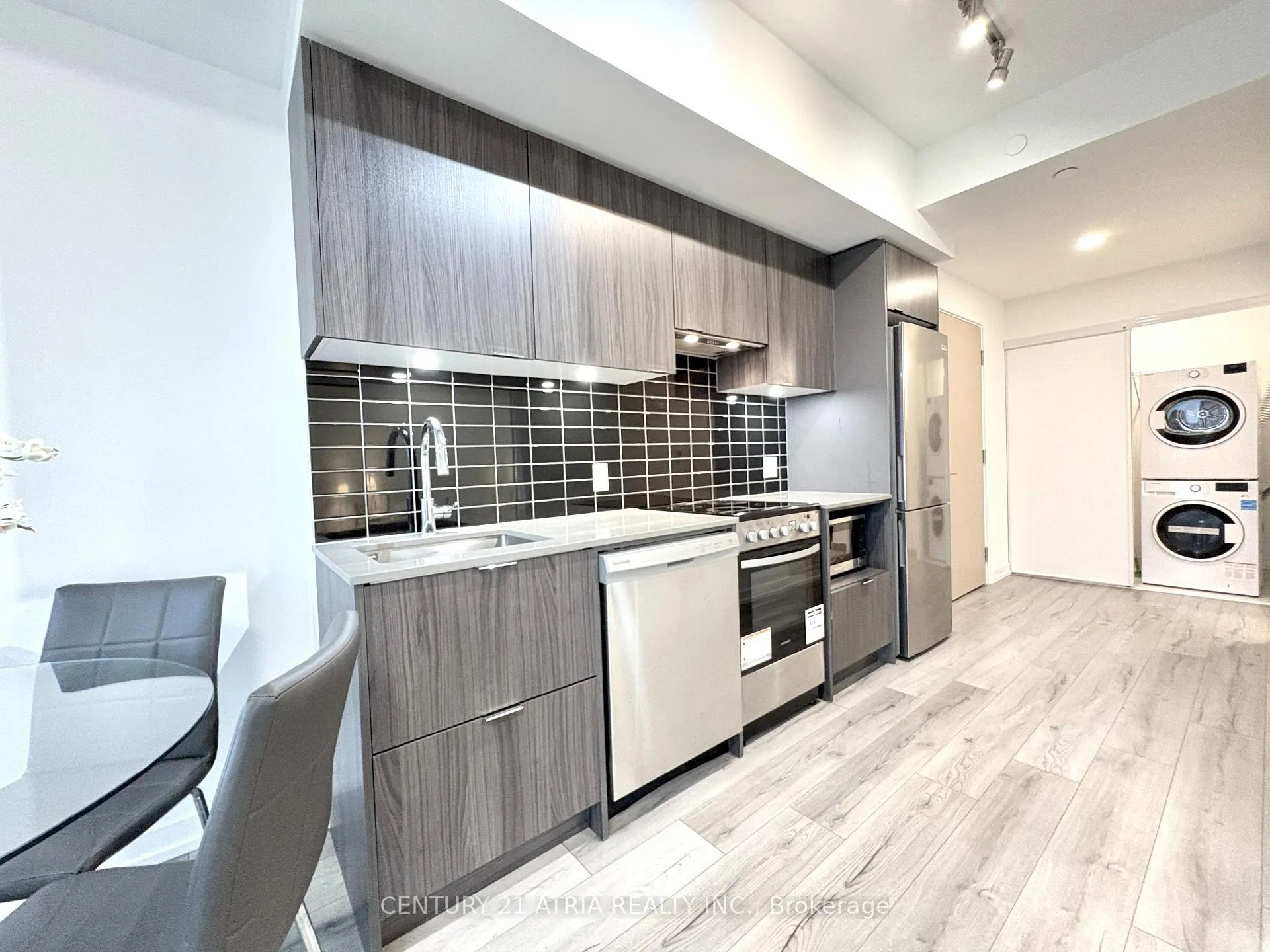 Photo 4 of Unit 5206, 395 Bloor Street E, Toronto, North St. James Town — HOMEH