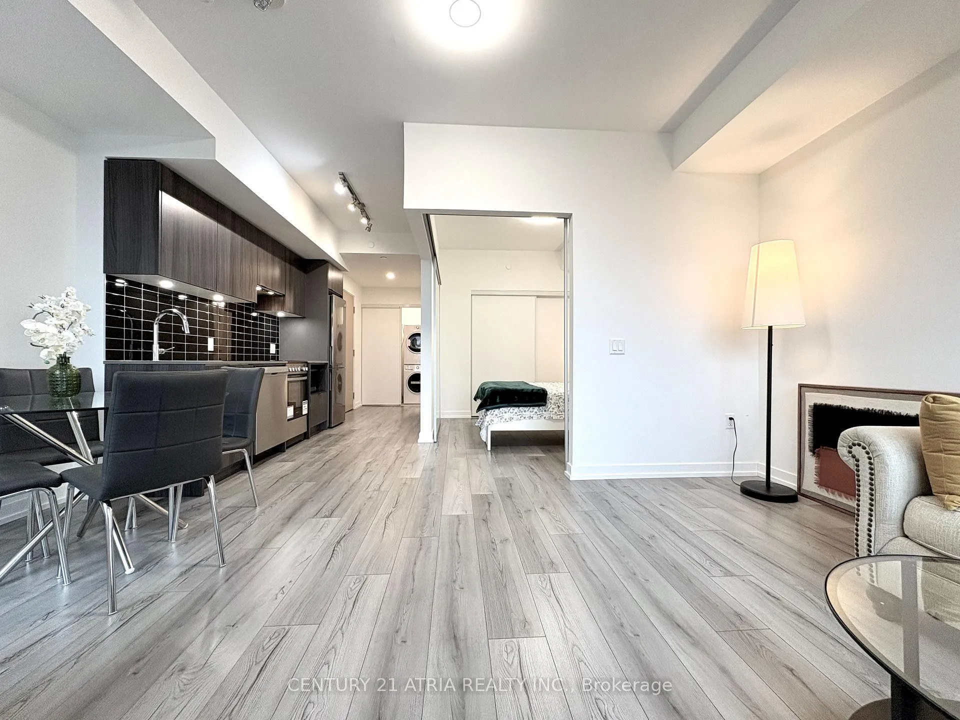 Photo 5 of Unit 5206, 395 Bloor Street E, Toronto, North St. James Town — HOMEH