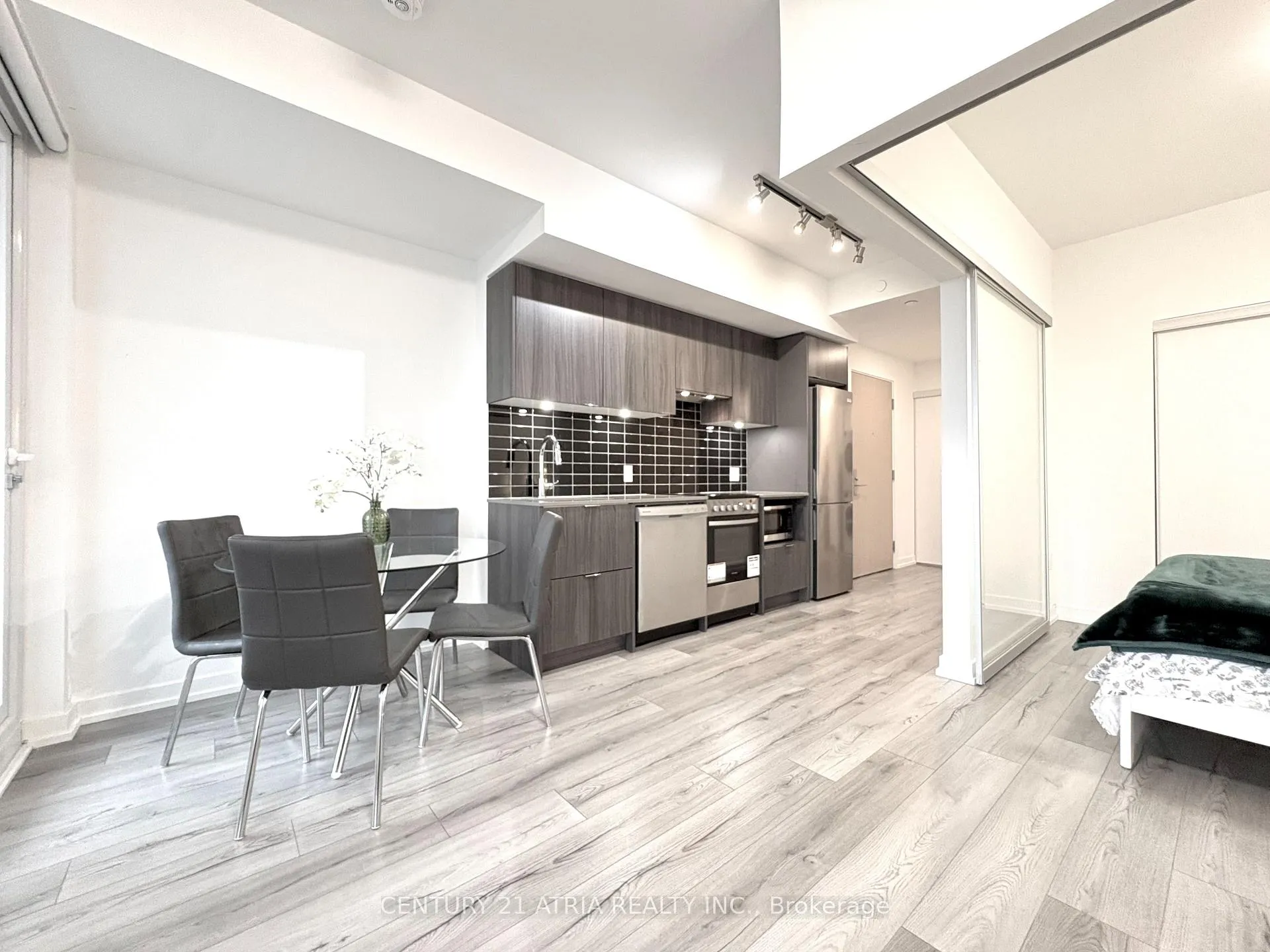 Photo 6 of Unit 5206, 395 Bloor Street E, Toronto, North St. James Town — HOMEH