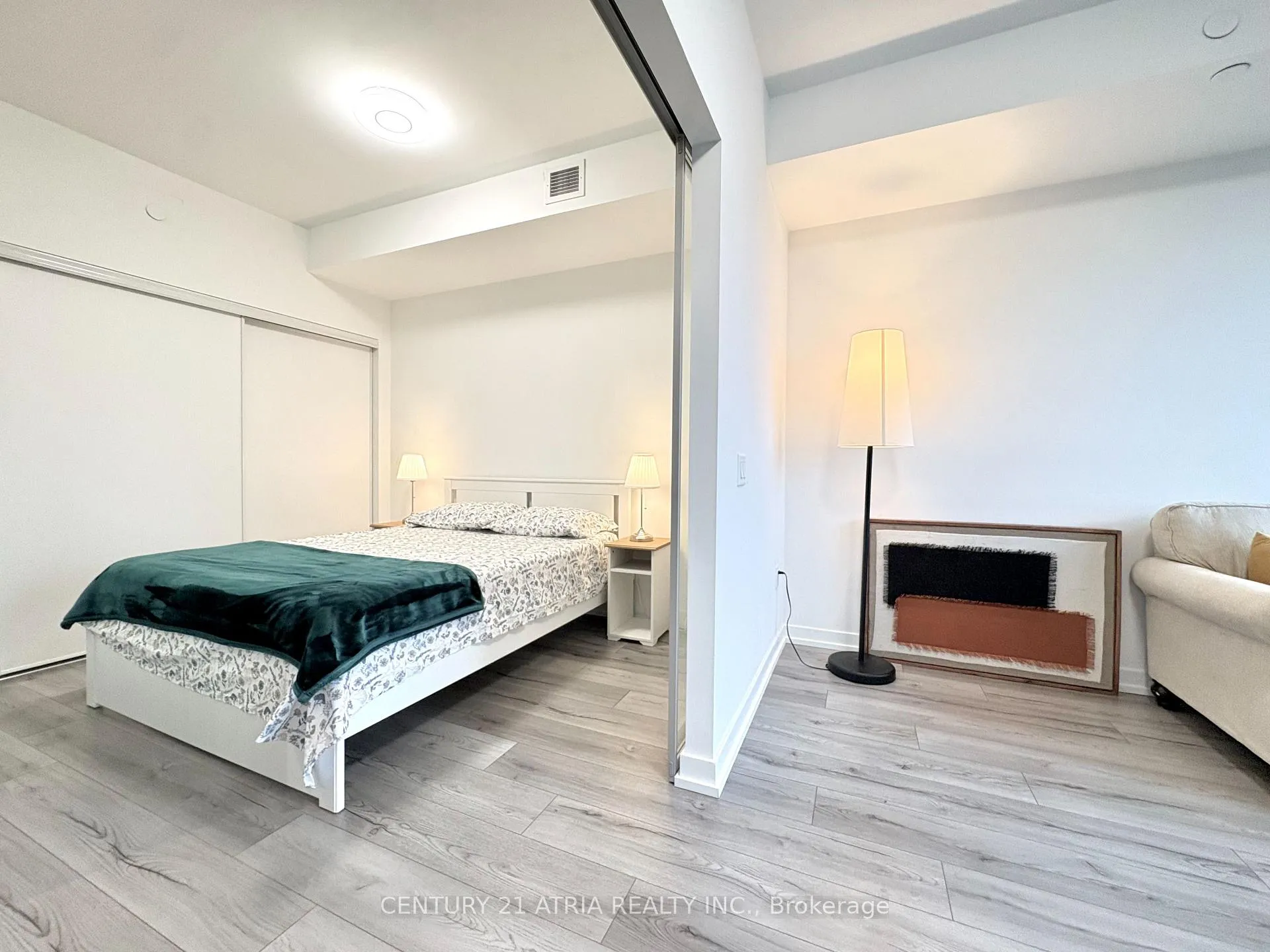 Photo 8 of Unit 5206, 395 Bloor Street E, Toronto, North St. James Town — HOMEH