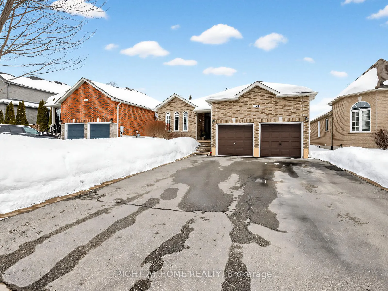 Photo 2 of 826 Booth Avenue, Innisfil, Alcona — HOMEH