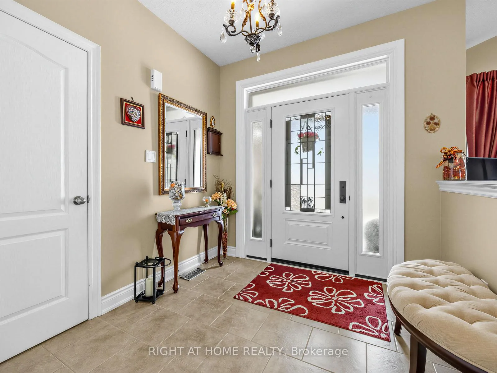 Photo 3 of 826 Booth Avenue, Innisfil, Alcona — HOMEH