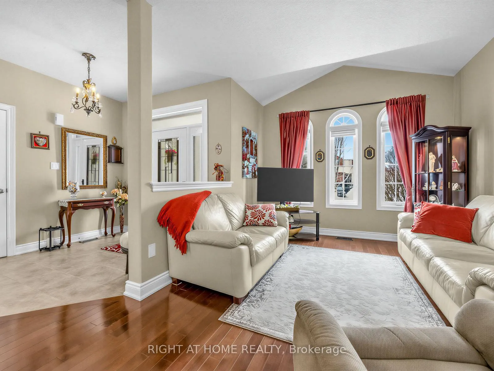 Photo 5 of 826 Booth Avenue, Innisfil, Alcona — HOMEH