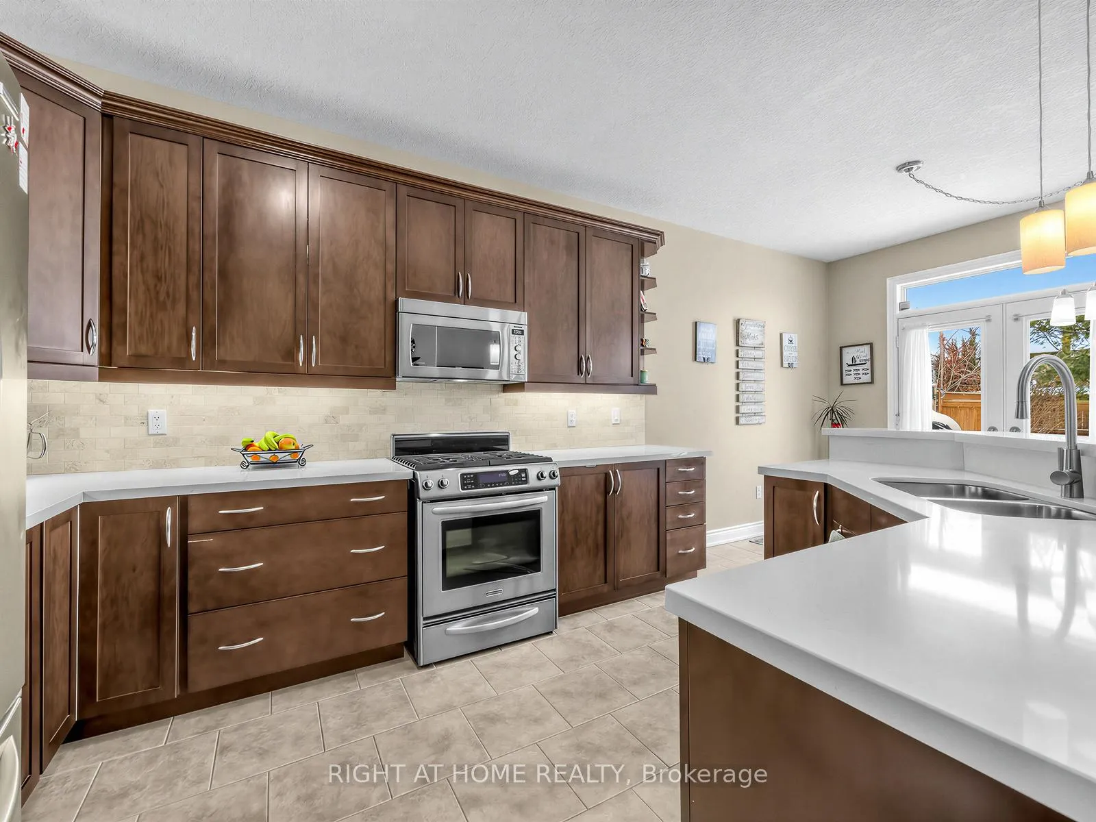Photo 11 of 826 Booth Avenue, Innisfil, Alcona — HOMEH