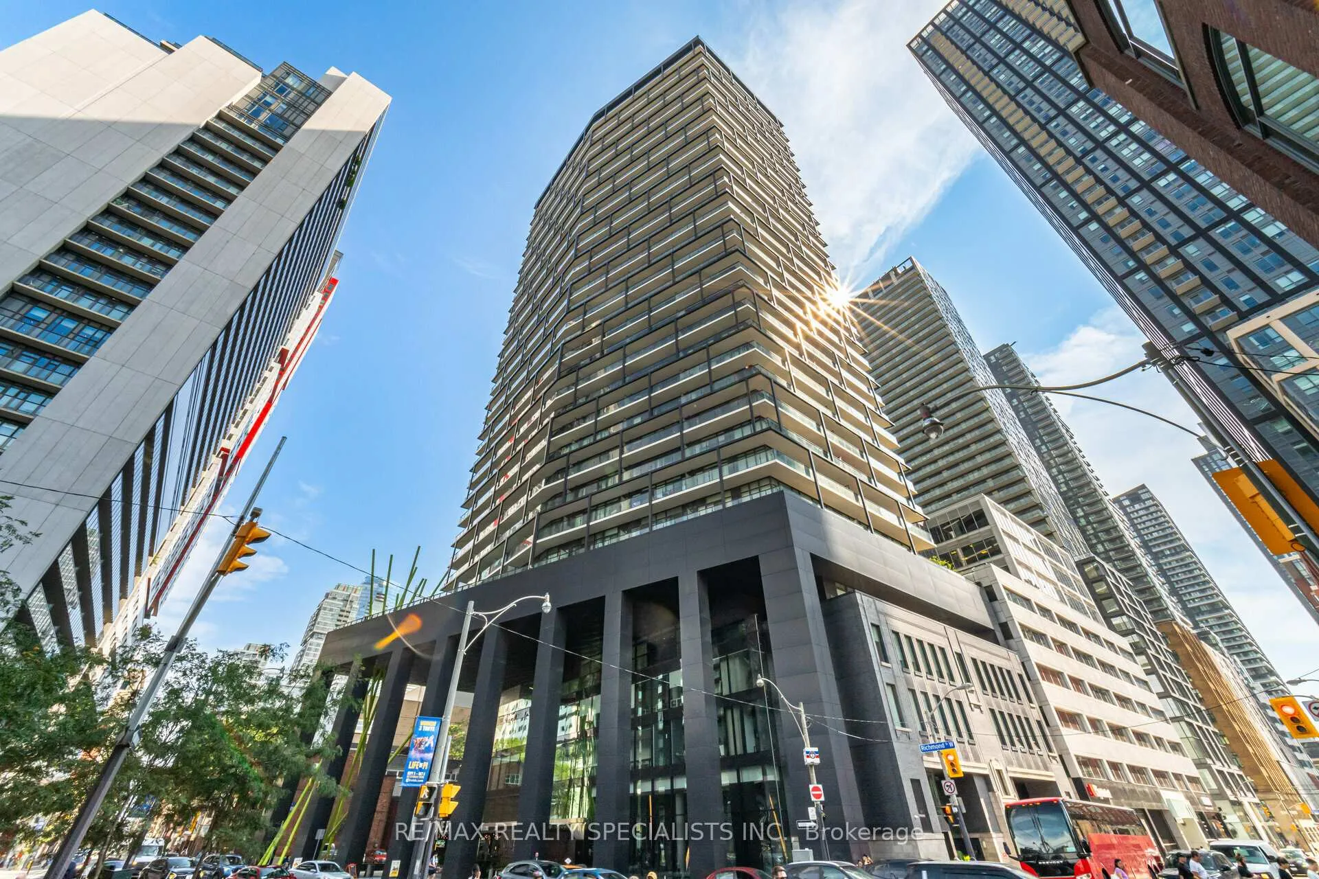 Front of Unit 3012, 125 Peter Street