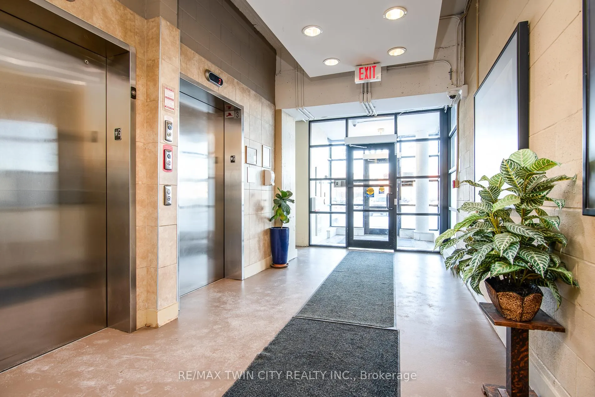 Photo 7 of Unit 104, 410 King Street W, Kitchener — HOMEH