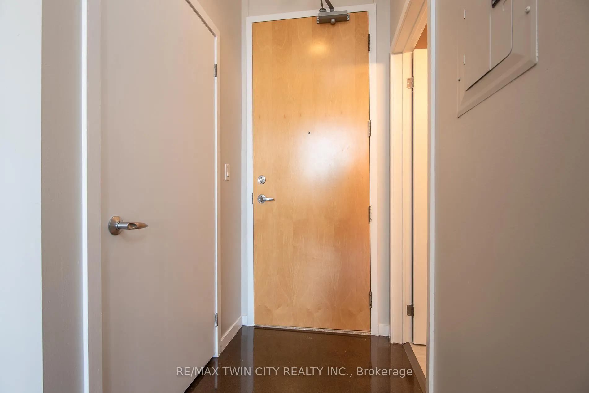 Photo 9 of Unit 104, 410 King Street W, Kitchener — HOMEH