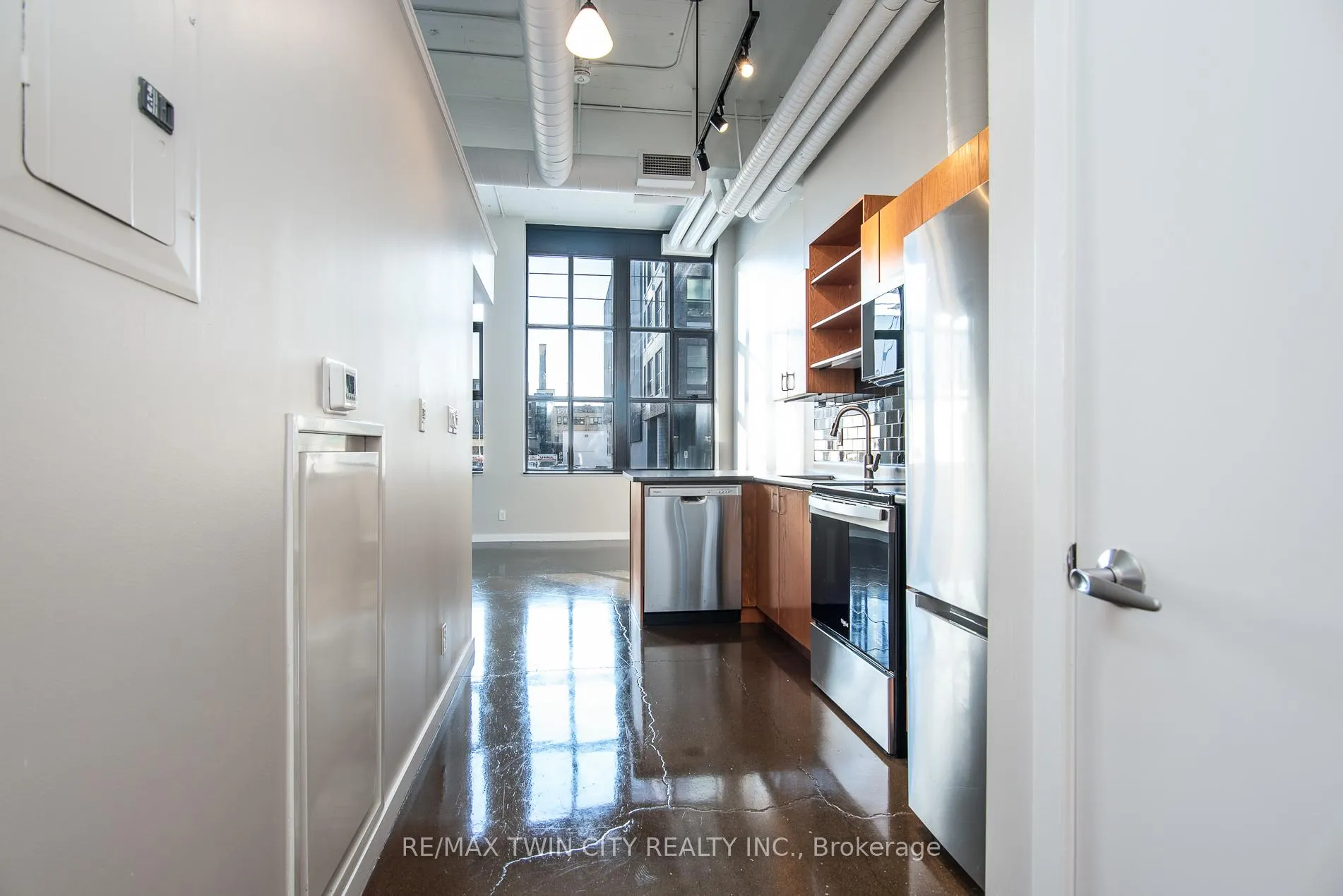 Photo 10 of Unit 104, 410 King Street W, Kitchener — HOMEH