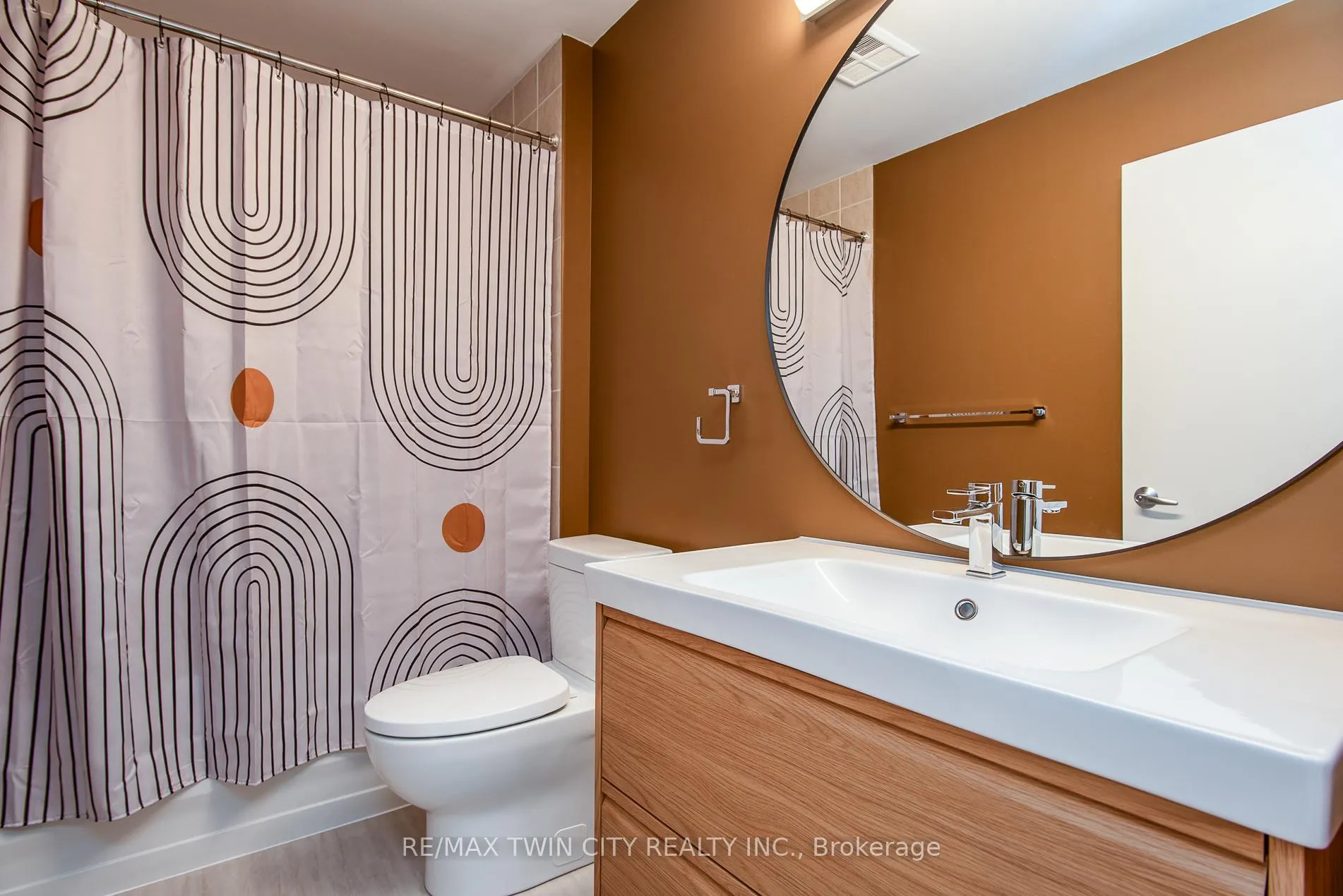 Photo 11 of Unit 104, 410 King Street W, Kitchener — HOMEH