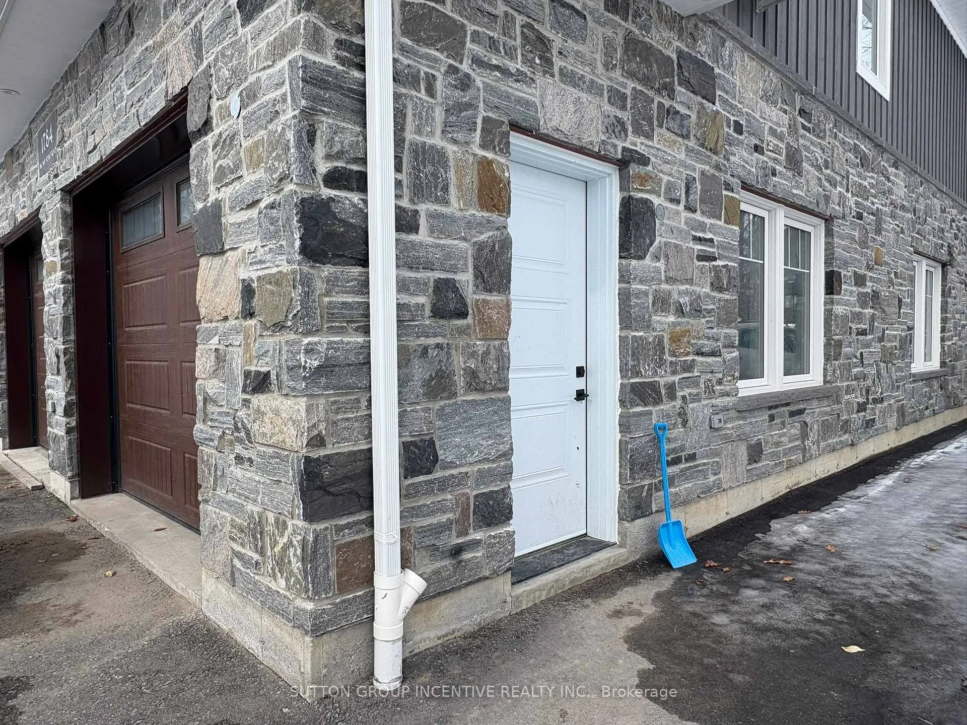 Photo 2 of Unit C, 1784 Big Bay Point Road, Innisfil, Rural Innisfil — HOMEH