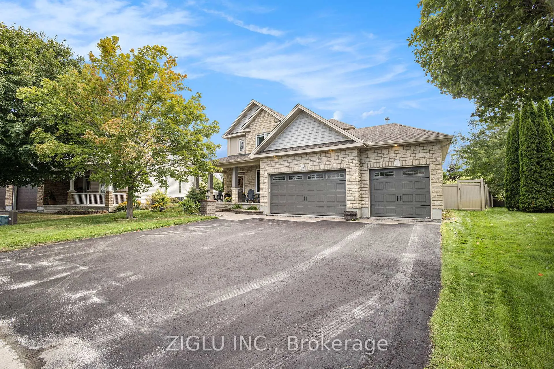 Photo 3 of 38 Oradea Crescent, Ottawa, Richmond — HOMEH