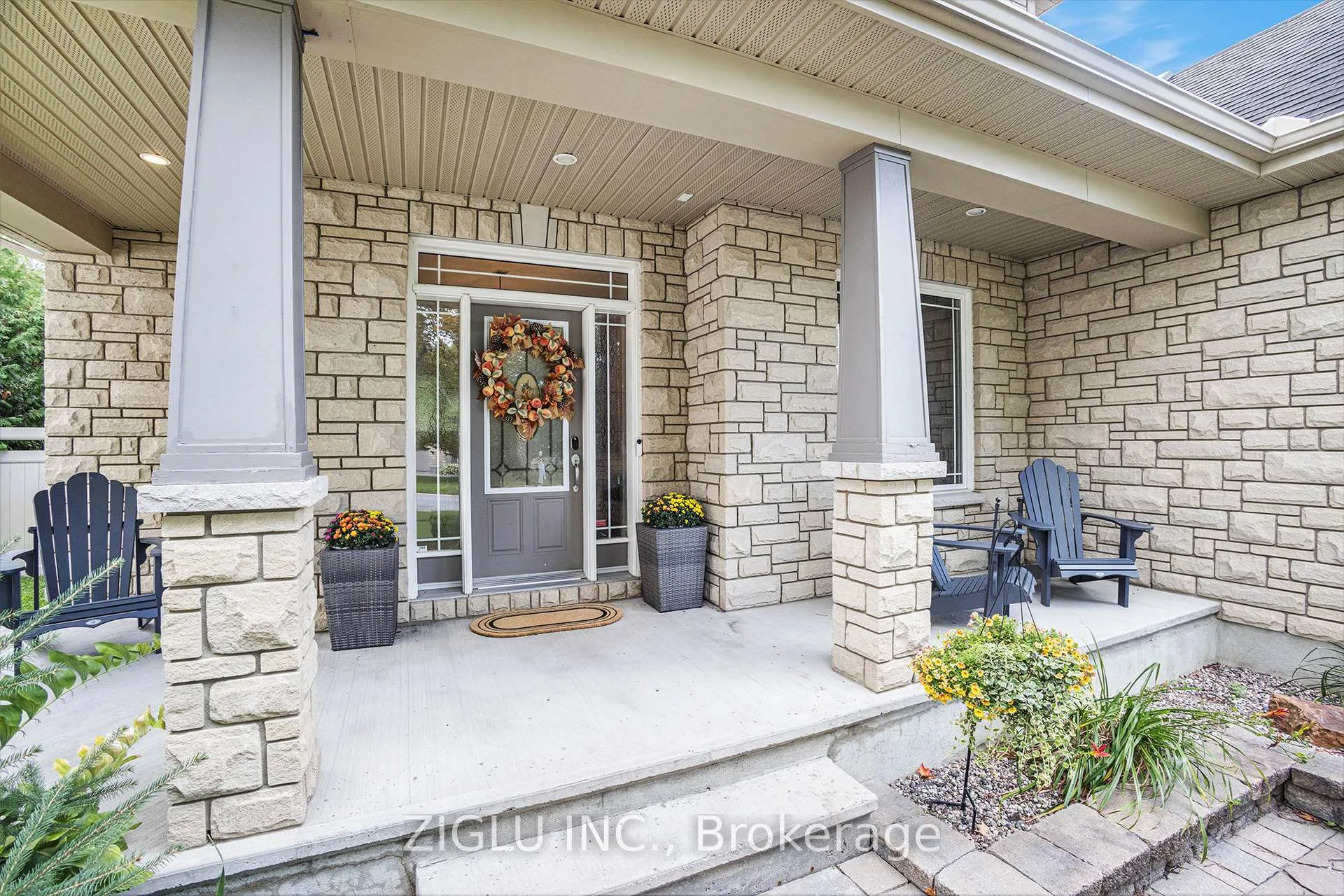 Photo 5 of 38 Oradea Crescent, Ottawa, Richmond — HOMEH