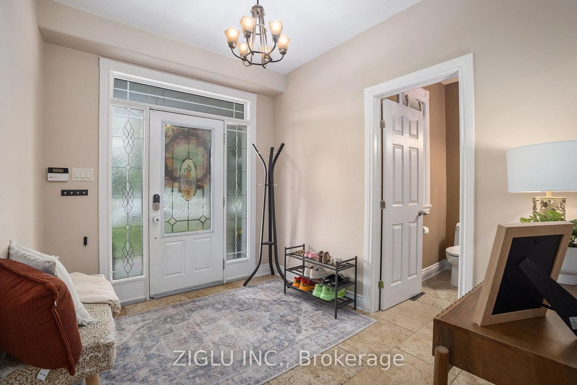 Photo 6 of 38 Oradea Crescent, Ottawa, Richmond — HOMEH