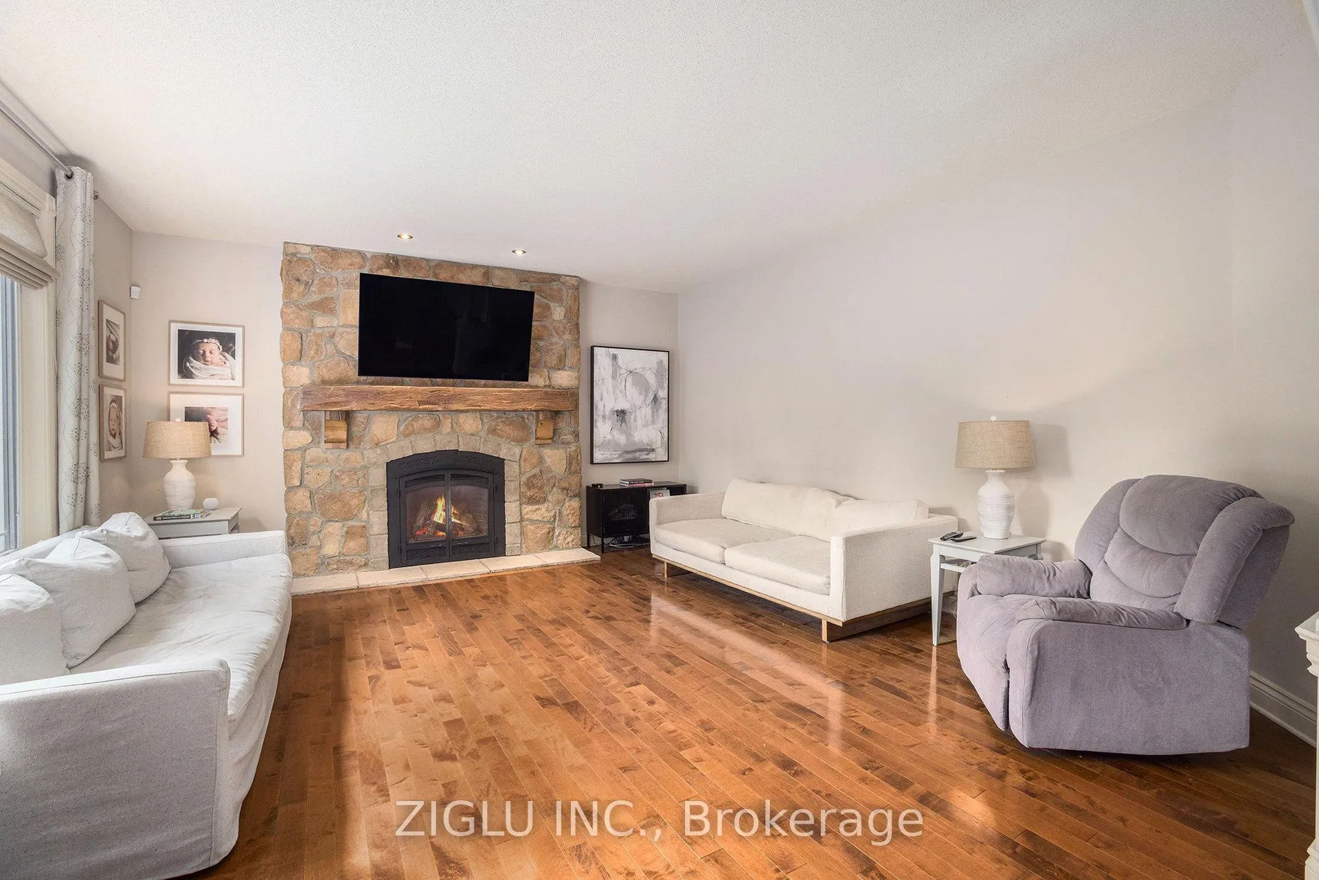 Photo 8 of 38 Oradea Crescent, Ottawa, Richmond — HOMEH