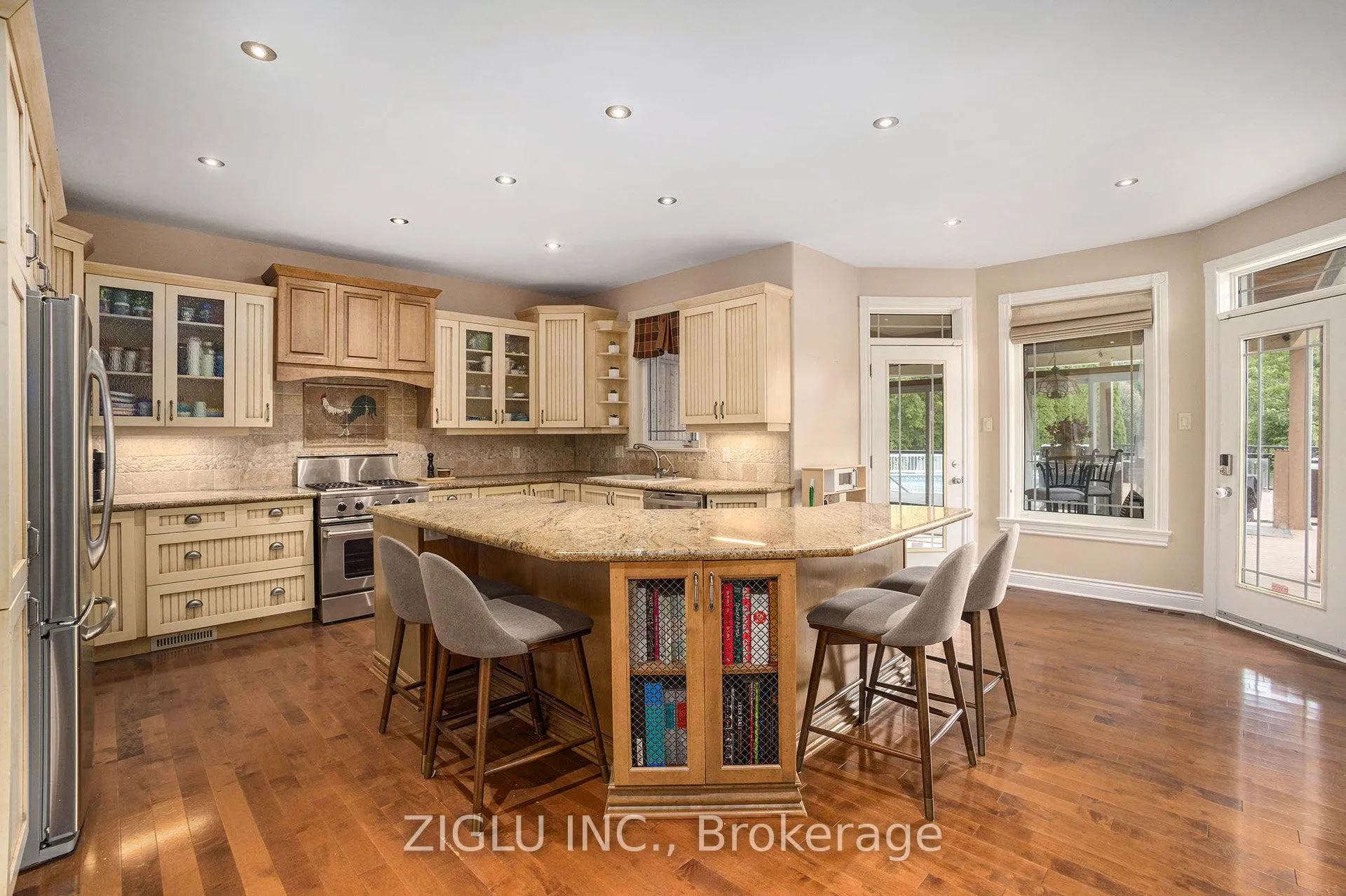 Photo 12 of 38 Oradea Crescent, Ottawa, Richmond — HOMEH