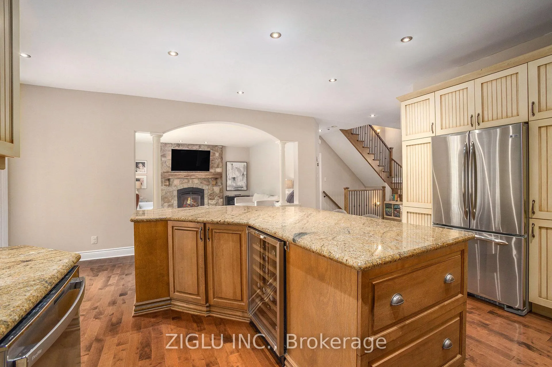 Photo 14 of 38 Oradea Crescent, Ottawa, Richmond — HOMEH